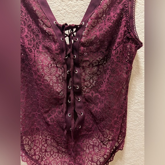 *** PRICE DROPPED $5 *** PreLoved Victoria’s Secrets Bodysuit - Picture 2 of 6